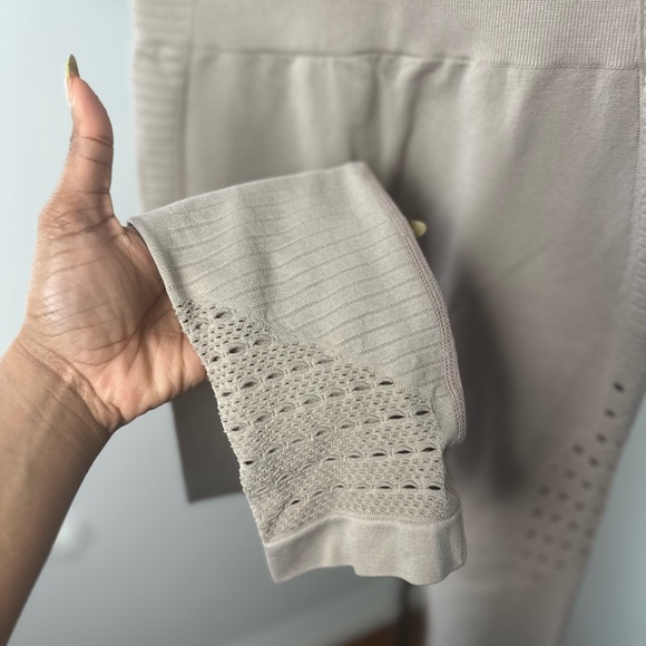 GYMSHARK energy leggings, 10 women’s size 4 no size tag no material tag - Picture 5 of 7